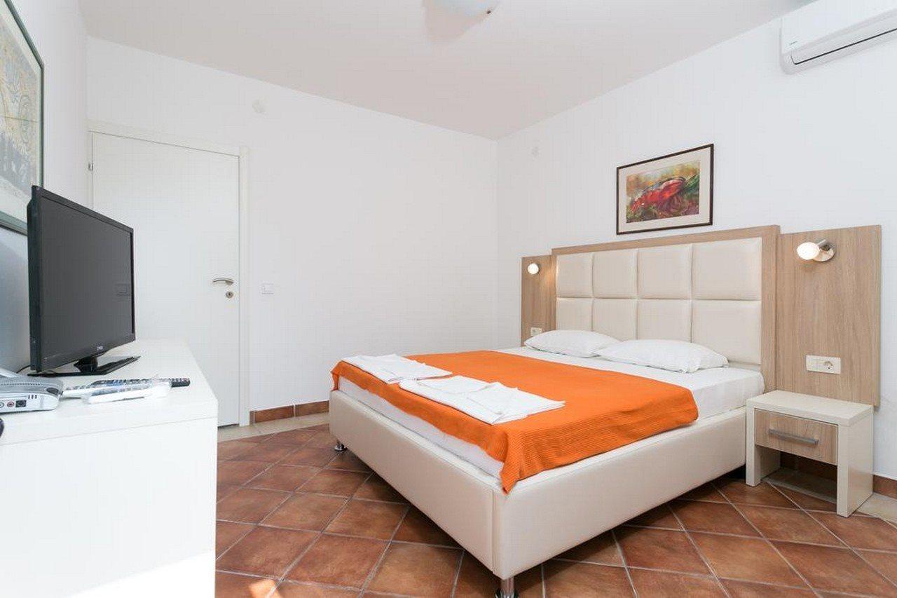 Milan'S Apartments Sveti Stefan Buitenkant foto